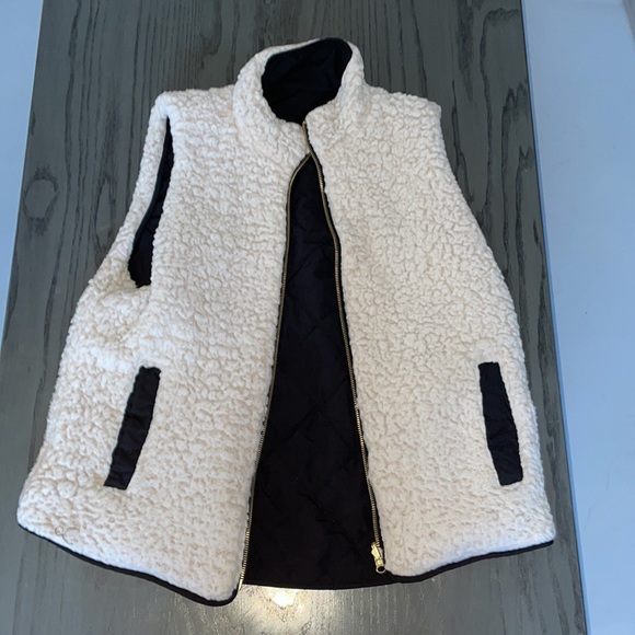 Reversible vest - Picture 3 of 3